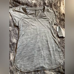 Head, medium, new with tags, heather grey, soft dri motion top